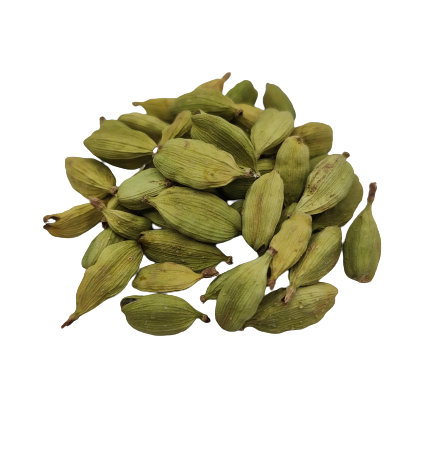 Cardamome sur fond blanc